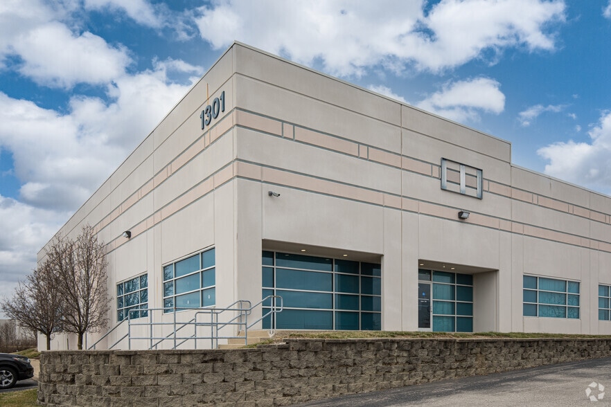 1301 Aviation Blvd, Hebron, KY à louer - Photo du bâtiment - Image 2 de 4