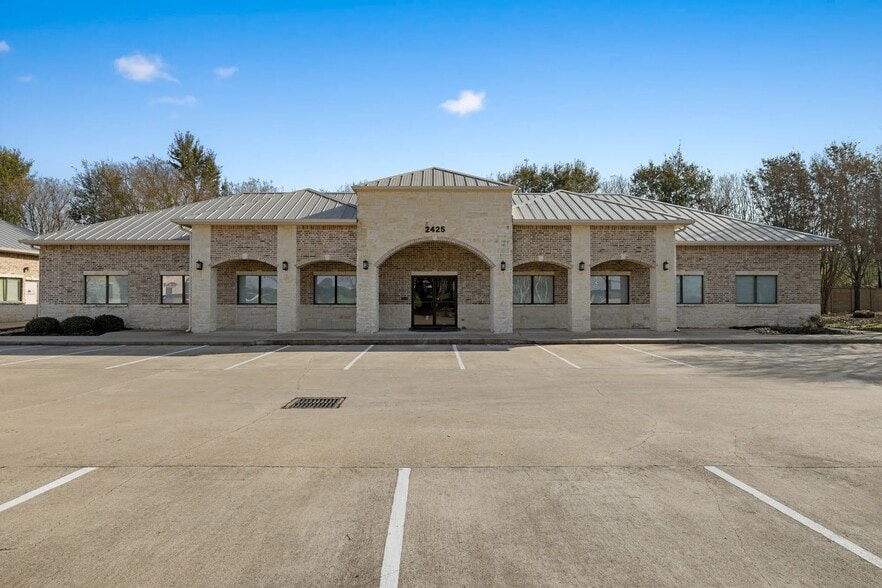 2425 Earl Rudder Fwy S, College Station, TX for lease - Building Photo - Image 1 of 10