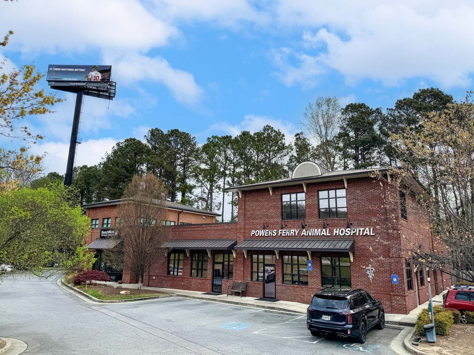 5565 & 5575 New Northside Drive portfolio of 2 properties for sale on LoopNet.ca Building Photo- Image 1 of 8