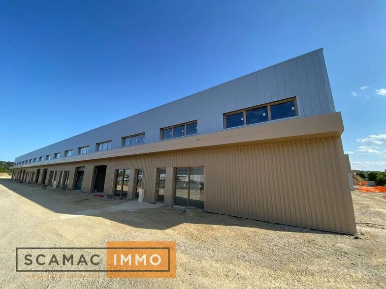 Local d'activités dans Brétigny-sur-Orge à vendre - Photo du bâtiment - Image 2 de 4