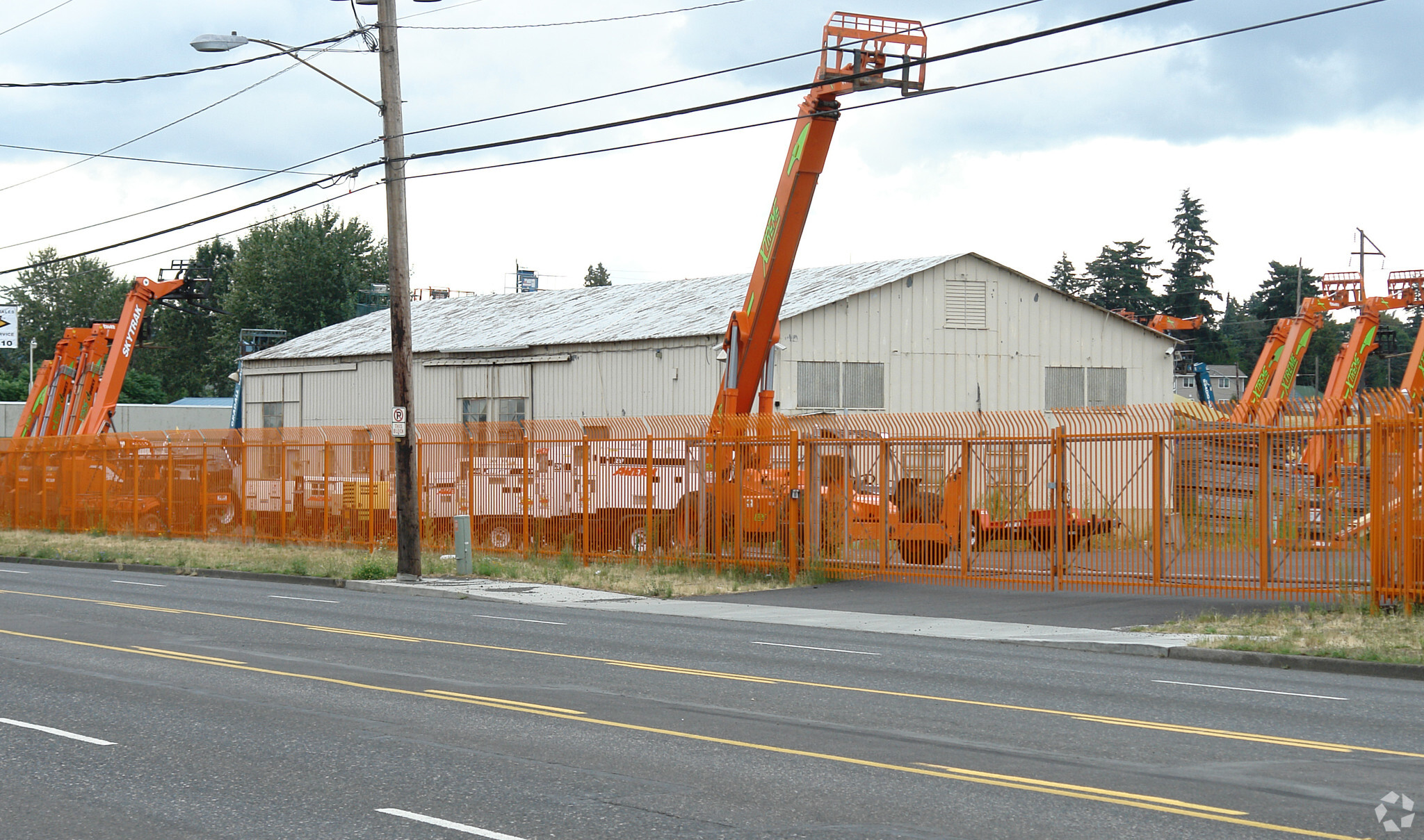 4000 NE Columbia Blvd, Portland, OR for sale Primary Photo- Image 1 of 1