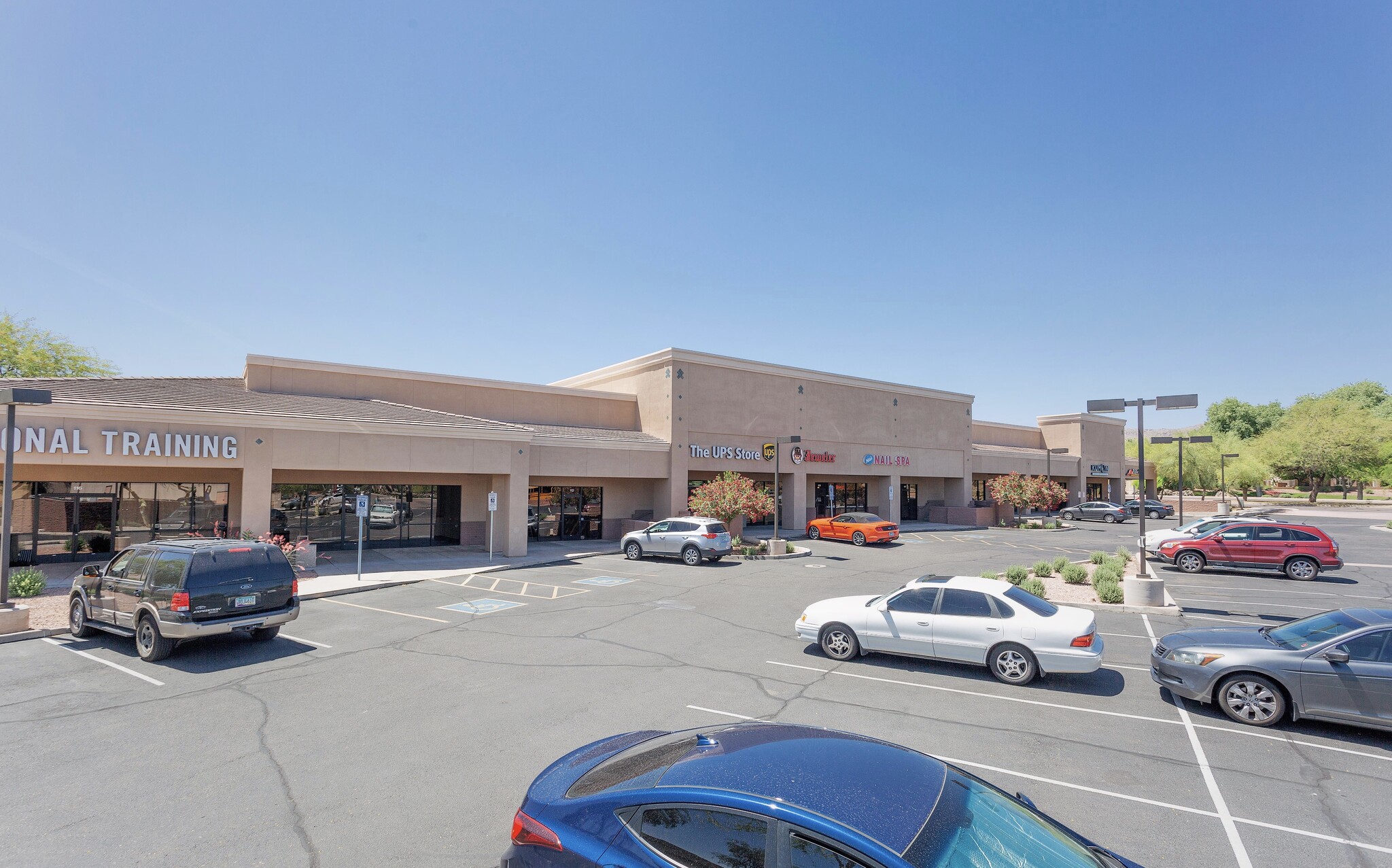 3145 E Chandler Blvd, Phoenix, AZ for lease Primary Photo- Image 1 of 36