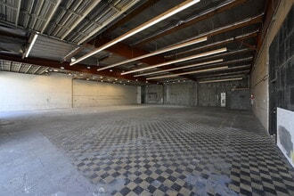 15023-15035 Califa St, Van Nuys, CA for lease Building Photo- Image 2 of 3