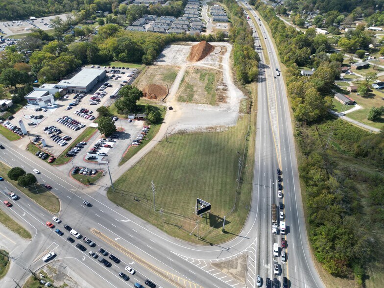 1101 Nashville Hwy, Columbia, TN à vendre - Photo du bâtiment - Image 2 de 6