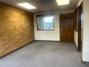 1404 NE 3rd St, Bend, OR for lease Interior Photo- Image 2 of 10