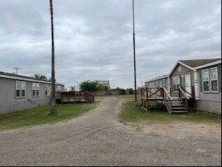 1080 85 hwy, Dilley, TX à louer - Photo du bâtiment - Image 3 de 13