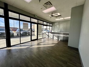 537 S 7th St, Bismarck, ND for lease Interior Photo- Image 2 of 12