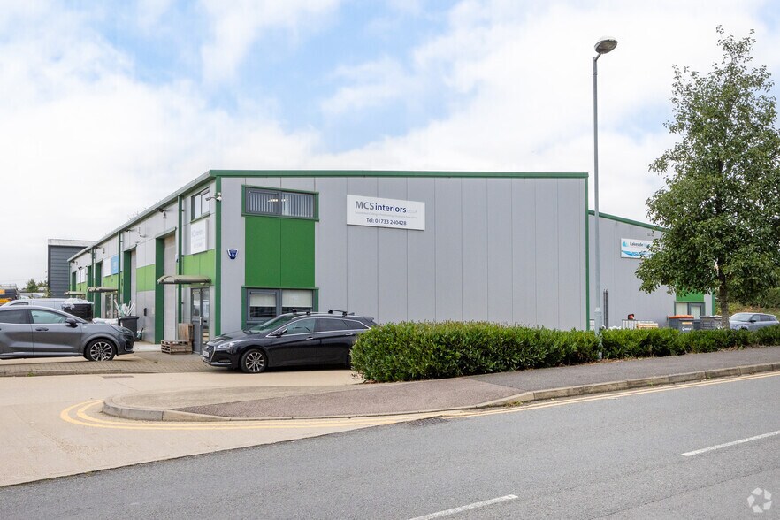 Broadway, Yaxley à vendre - Photo du bâtiment - Image 2 de 3