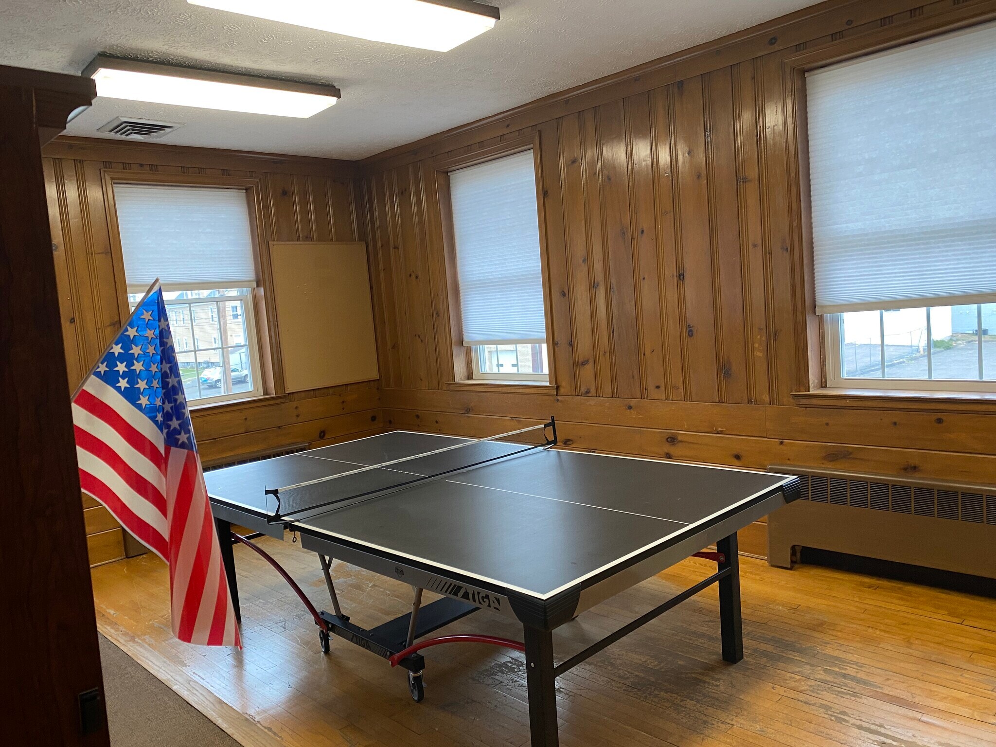 675 Oakwood Ave, West Hartford, CT for lease Interior Photo- Image 1 of 8