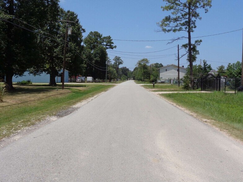 16911 Pickering Rd, Conroe, TX à vendre - Photo du bâtiment - Image 3 de 24