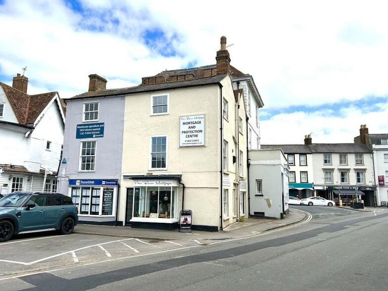 49 Market Sq, Bicester for lease - Building Photo - Image 2 of 18