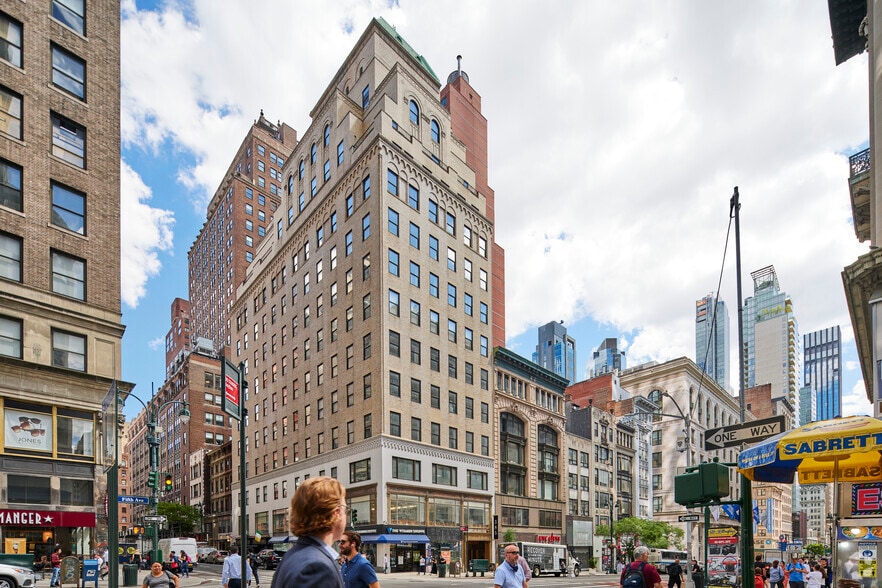 385 Fifth Ave, New York, NY for lease - Building Photo - Image 3 of 3