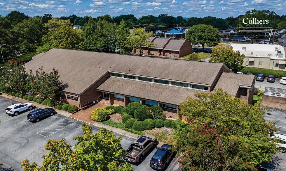 8 Memorial Medical Dr, Greenville, SC à louer - Photo du bâtiment - Image 2 de 8