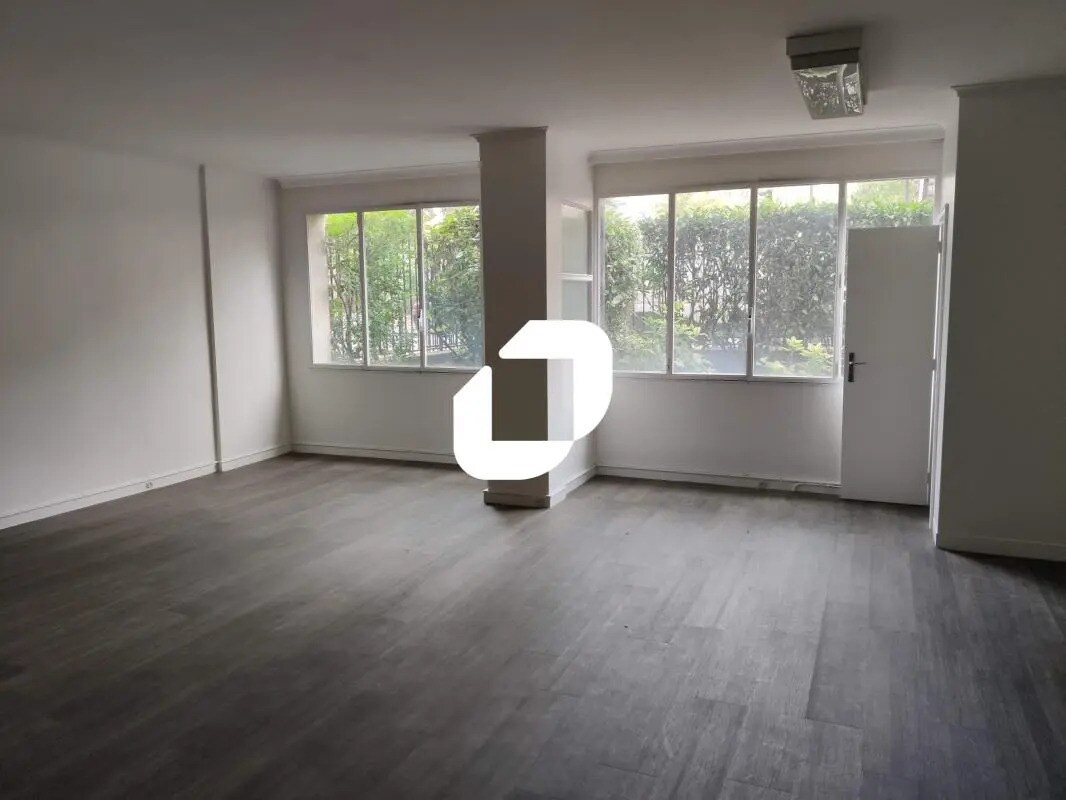 Office in Paris for sale Building Photo- Image 1 of 5