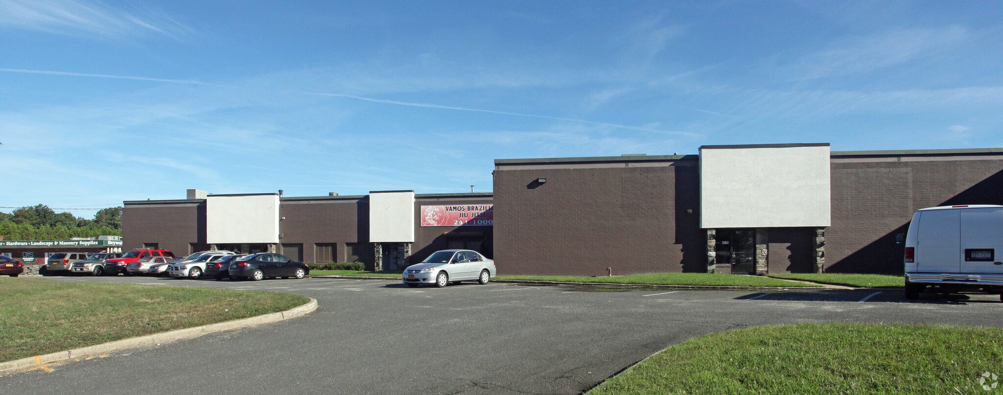 4709-4717 Veterans Memorial Hwy, Holbrook, NY for lease Primary Photo- Image 1 of 4