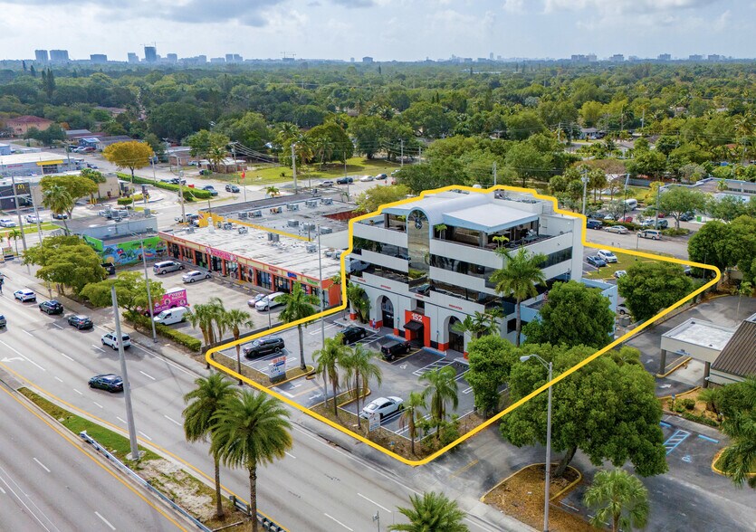 152 Ne 167th St, Miami, FL à vendre - Photo du bâtiment - Image 2 de 34