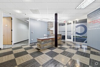 15425 North Fwy, Houston, TX for lease Interior Photo- Image 2 of 6