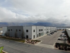 142 N 1800 W, Lindon, UT for lease Interior Photo- Image 1 of 7