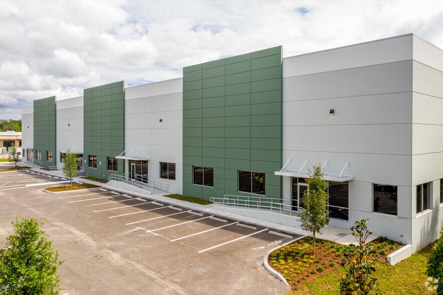 3401 Mercy Star Ct, Orlando, FL à louer - Photo du bâtiment - Image 2 de 10