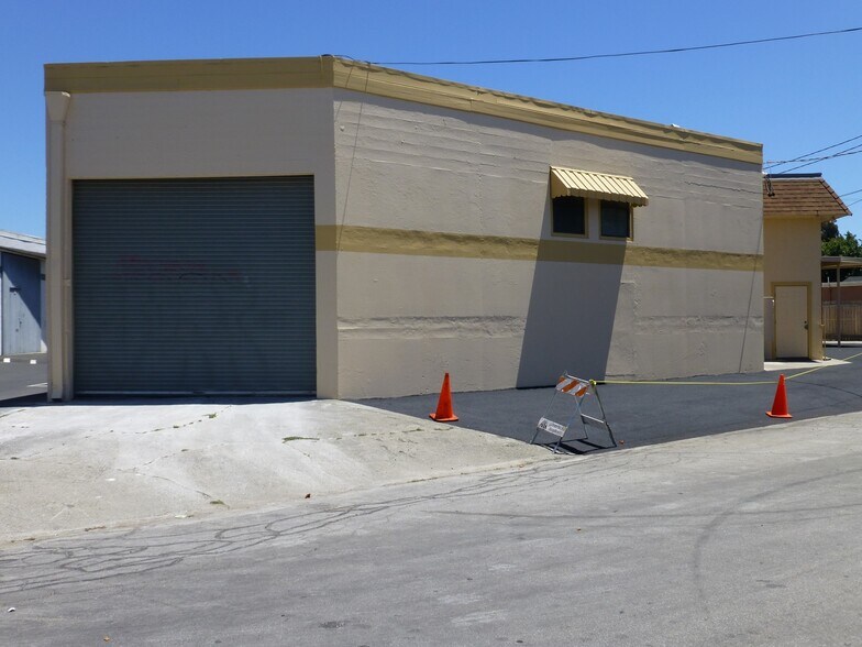 16840 Alisal Ct, San Lorenzo, CA à vendre - Photo du bâtiment - Image 2 de 9