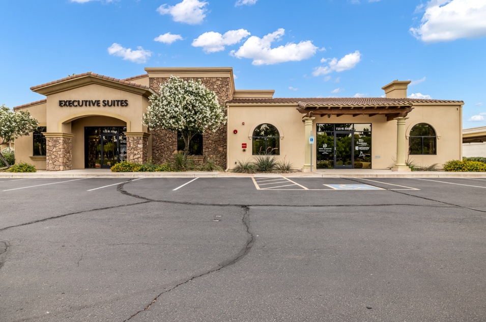 725 W Elliot Rd, Gilbert, AZ for sale Primary Photo- Image 1 of 31