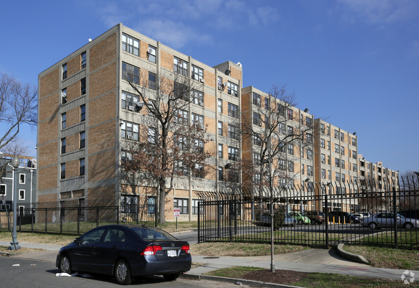 1225 G St SE, Washington, DC à vendre - Photo principale - Image 1 de 1