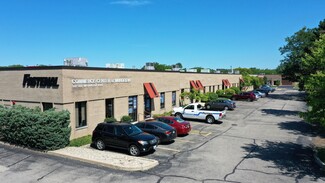 Plus de détails pour 1023-1061 High St, Mundelein, IL - Industriel à louer