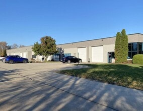 640-654 Perkins Dr, Mukwonago, WI for lease Building Photo- Image 1 of 5