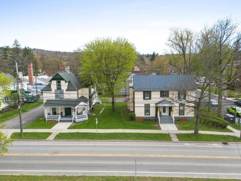 80-84 Main St, Owego, NY à vendre - Photo principale - Image 1 de 23