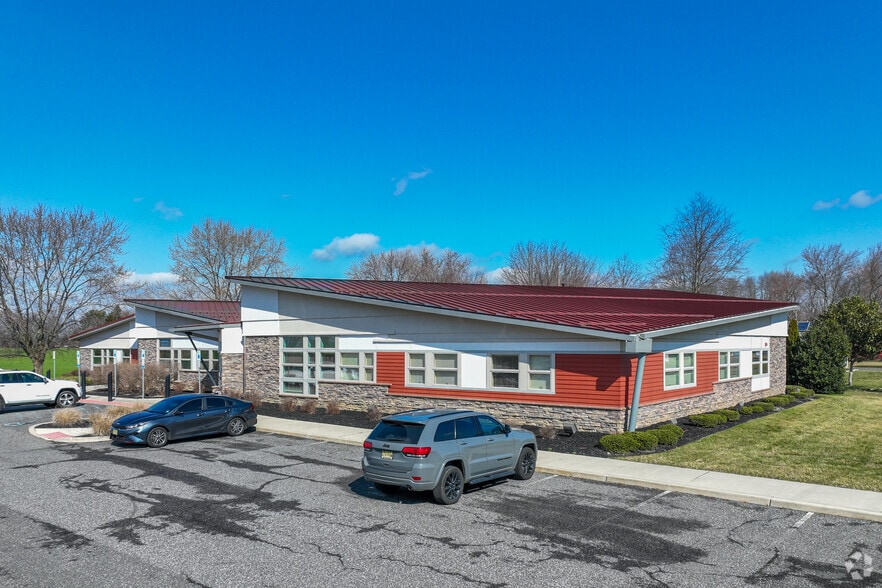 399 Front St, Elmer, NJ for lease - Primary Photo - Image 1 of 30