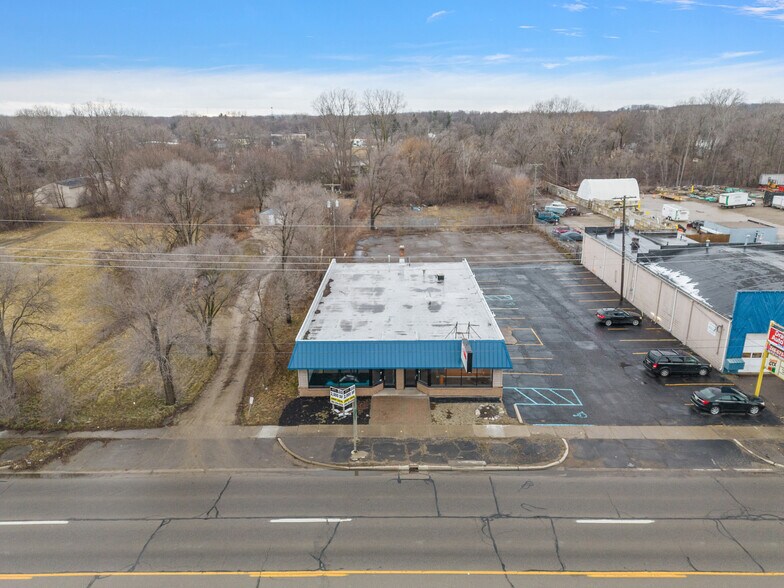 4539-4541 Dixie Hwy, Waterford, MI à louer - Photo du bâtiment - Image 1 de 3