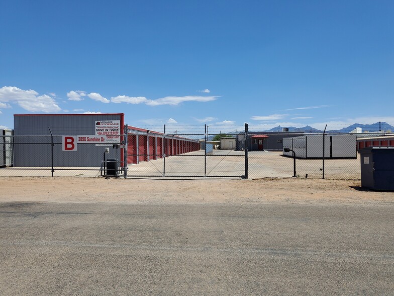 3890 Sunshine Dr, Kingman, AZ for lease - Building Photo - Image 2 of 8