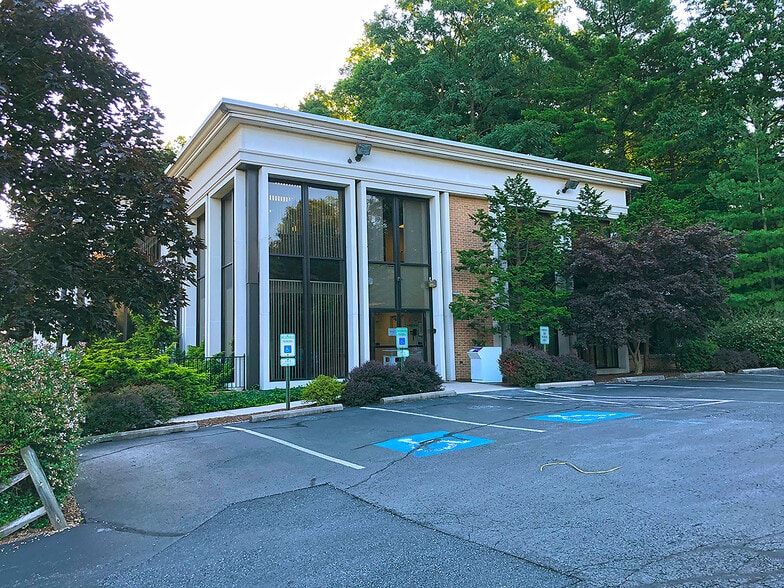 1029 Mumma Rd, Lemoyne, PA à louer - Photo du bâtiment - Image 2 de 9