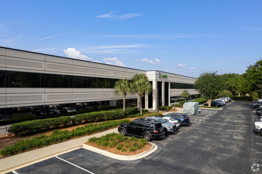 12735 Gran Bay Pky W, Jacksonville, FL à louer - Photo du bâtiment - Image 2 de 16