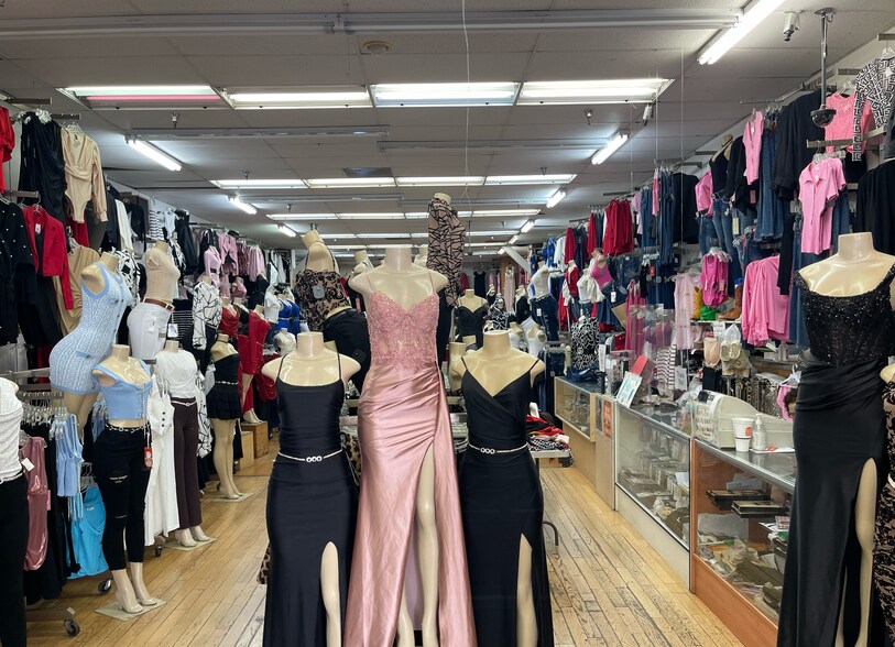 108-110 E 4th St, Santa Ana, CA à louer - Photo du bâtiment - Image 2 de 6