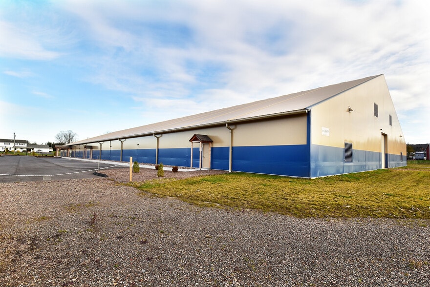 55 Lower Butcher Rd, Ellington, CT à vendre - Photo du bâtiment - Image 2 de 24