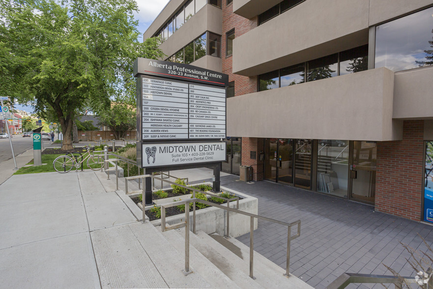 320 23rd Ave SW, Calgary, AB à louer - Photo du b timent - Image 1 de 1