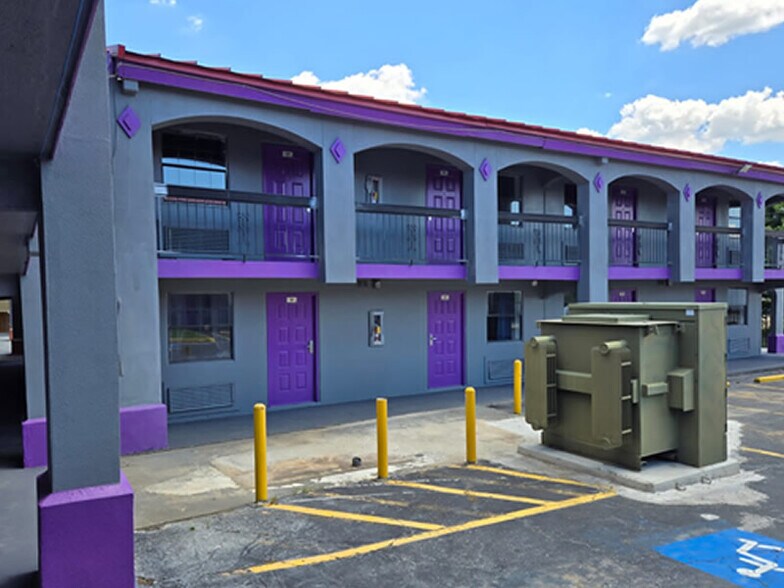 4874 Old National Hwy, College Park, GA à vendre - Photo du bâtiment - Image 2 de 11