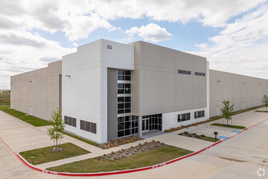 1011 John Clark Rd, Midlothian, TX for lease - Building Photo - Image 2 of 8