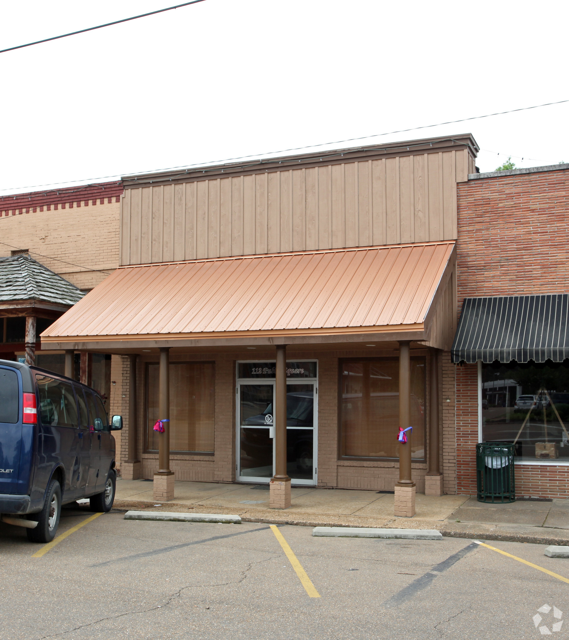 112 Public Sq, Batesville, MS for sale Primary Photo- Image 1 of 1