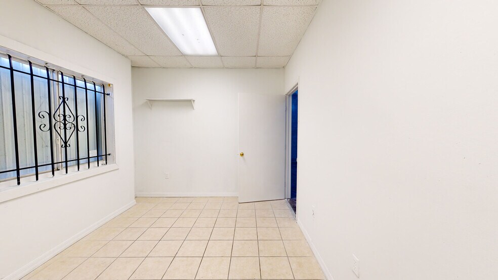 5111 NW 159th St, Miami Lakes, FL à louer - Numérisation 3D de Matterport - Image 2 de 6