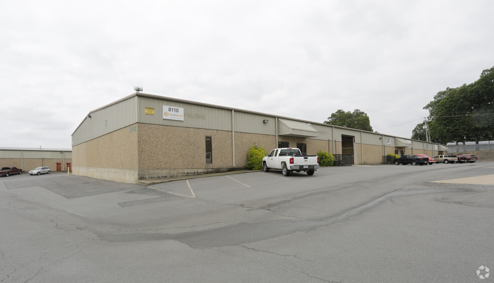 Brandon Square Industrial Park portfolio of 6 properties for sale on LoopNet.ca - Primary Photo - Image 3 of 5