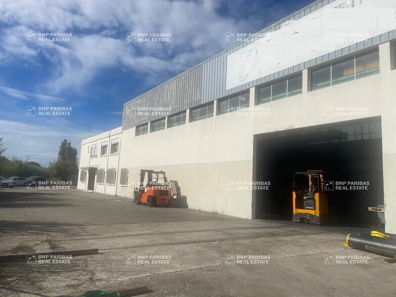 Office in Rognac for lease - Building Photo - Image 2 of 15