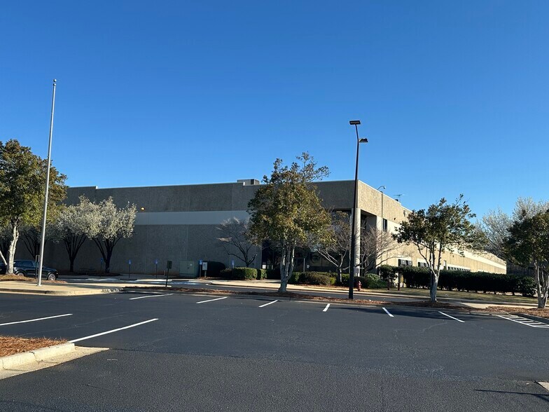 55 Liberty Industrial Pky, McDonough, GA for lease - Building Photo - Image 1 of 9