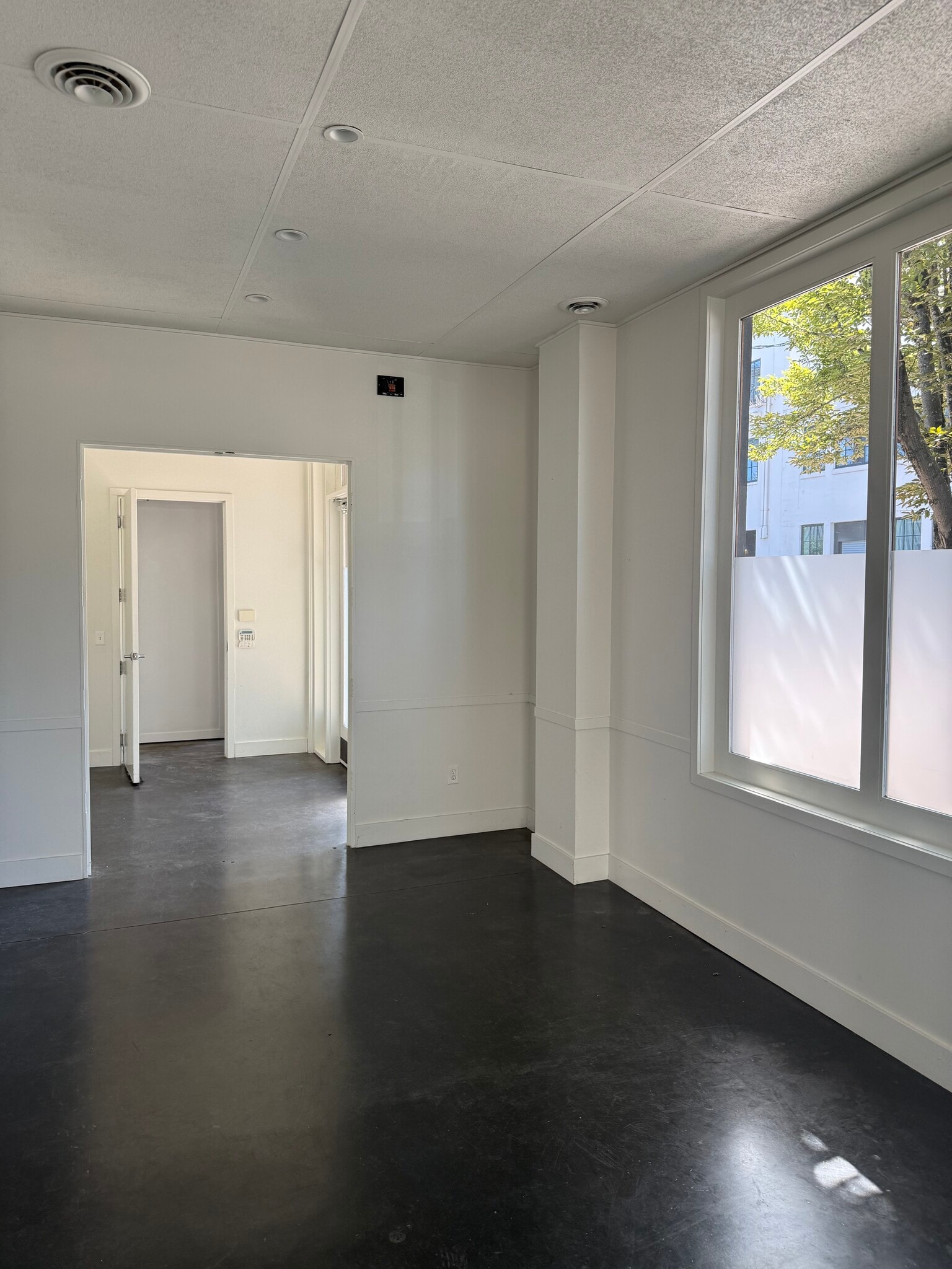 1632 NE Thurman St, Portland, OR for sale Interior Photo- Image 1 of 5