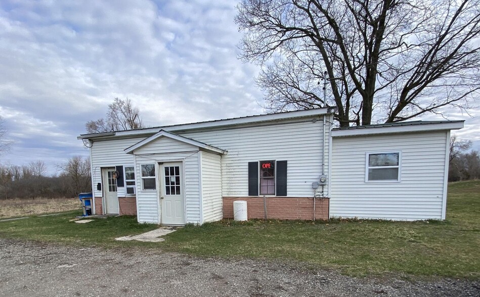 4058 Hudson Rd, Osseo, MI for sale - Primary Photo - Image 1 of 11