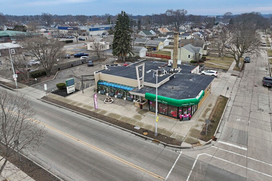 3021 75th St, Kenosha, WI à vendre - Photo du bâtiment - Image 3 de 12