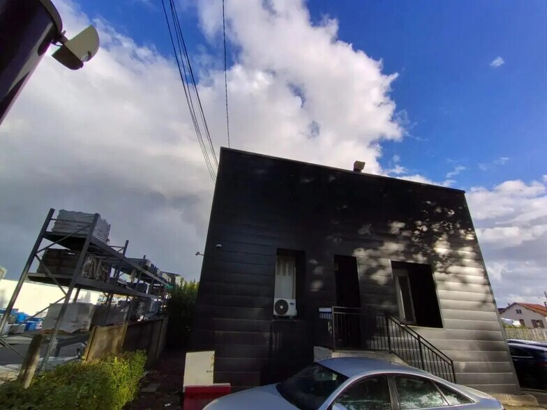 185 Route Nationale 10, Coignières à louer - Photo du bâtiment - Image 2 de 7