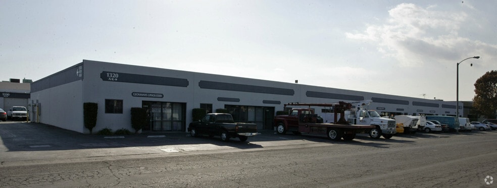 1320 E Saint Andrew Pl, Santa Ana, CA for lease - Building Photo - Image 3 of 6