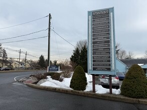 573-577 Cranbury-south River Rd, East Brunswick, NJ for lease Interior Photo- Image 2 of 8